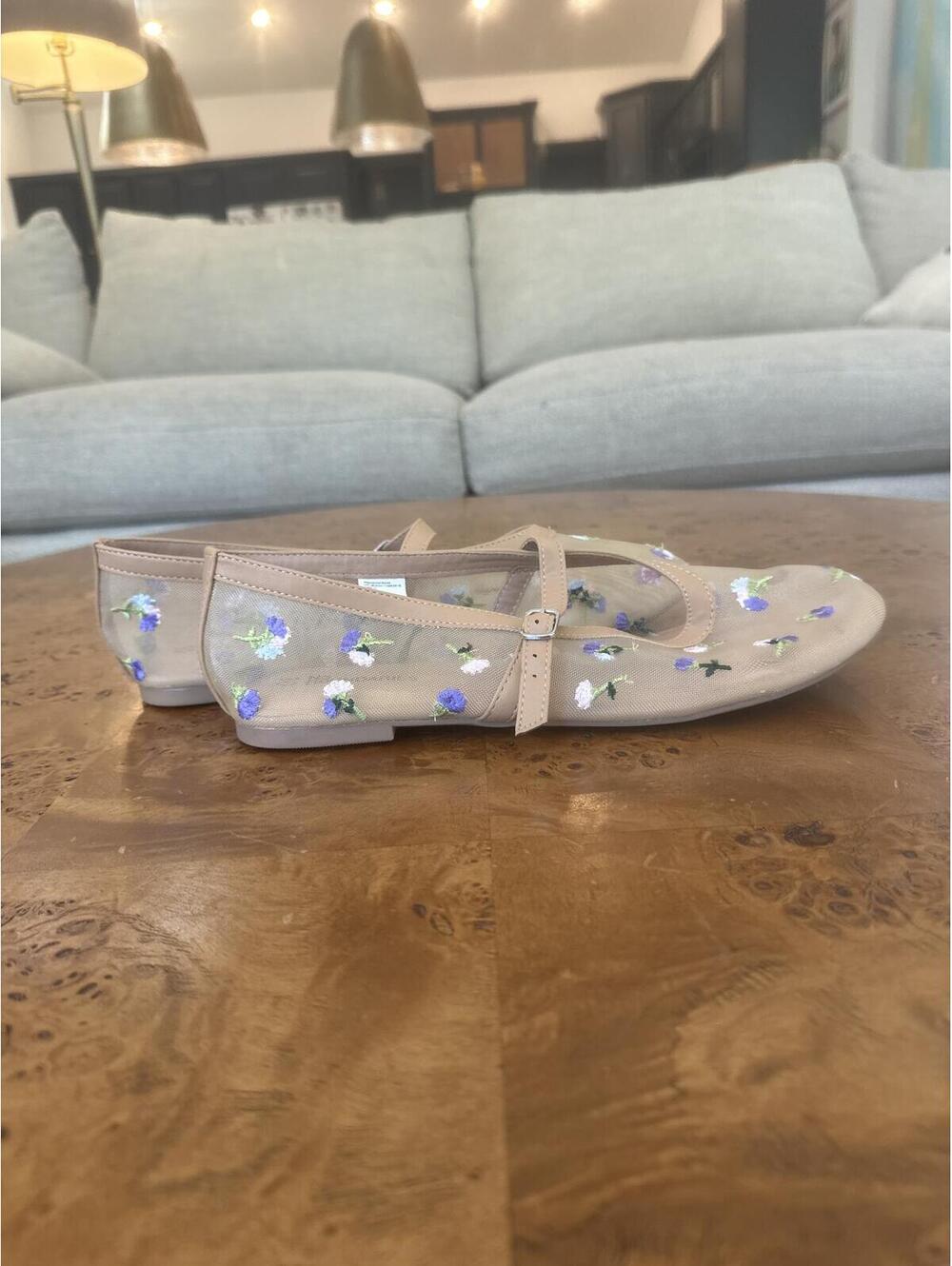 No Boundaries Beige Floral Embroidered Flats Size 10